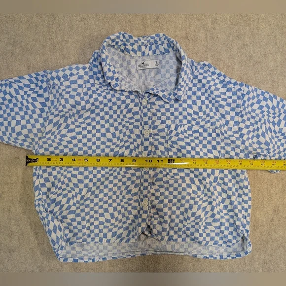Hollister Light Blue and White Checkered Cropped Button Down Shirt Size Small - Picture 4 of 6